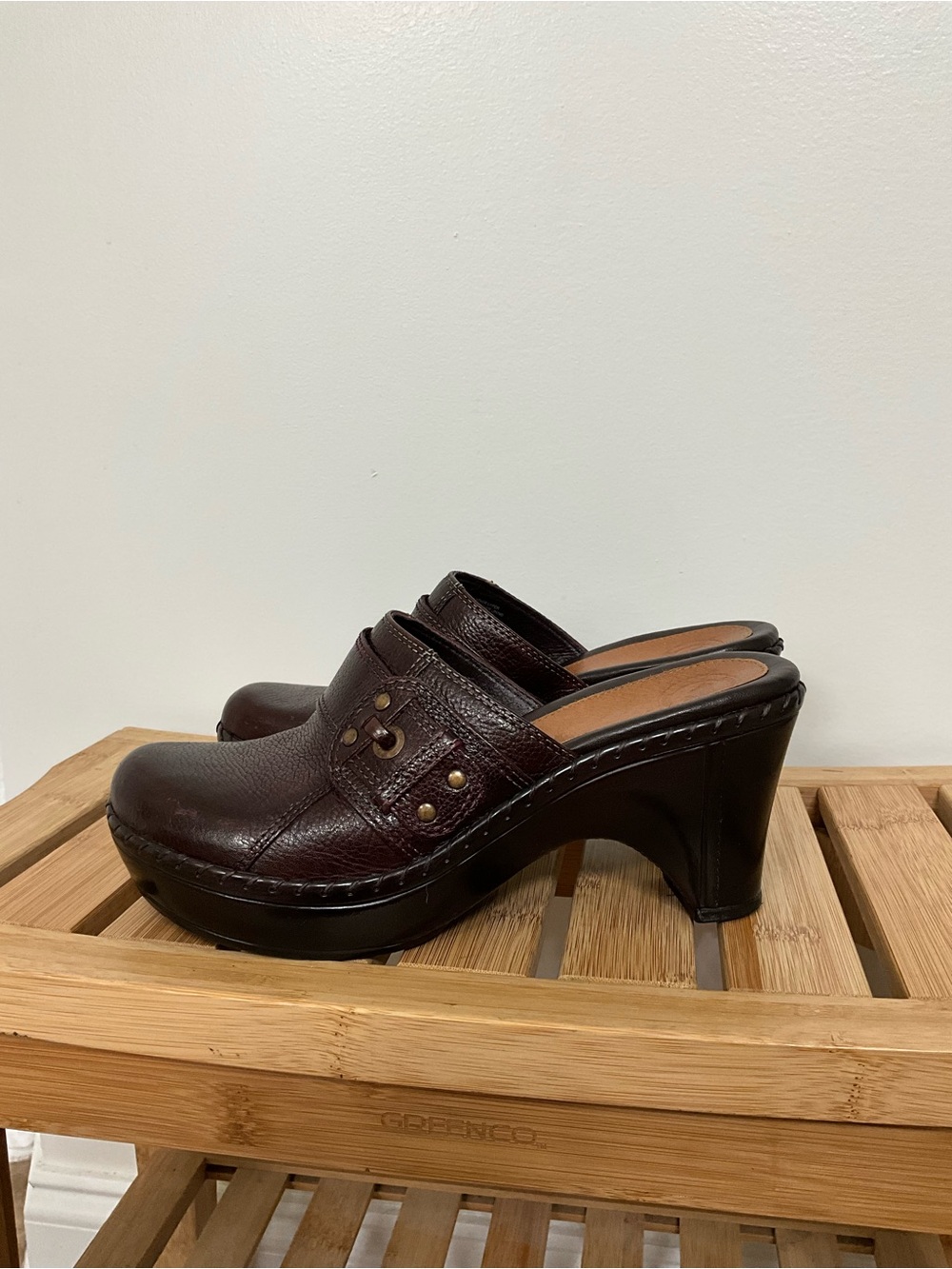 Nurture Brown Leather Platform Mule Clogs Buckle Accent Comfort Heels Size 7.5